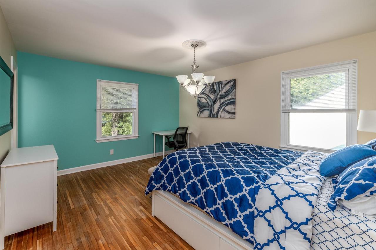 Centrally Located Spacious Abode تشارلوت المظهر الخارجي الصورة