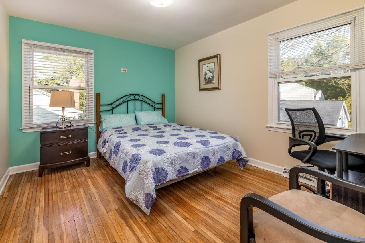 Centrally Located Spacious Abode تشارلوت المظهر الخارجي الصورة